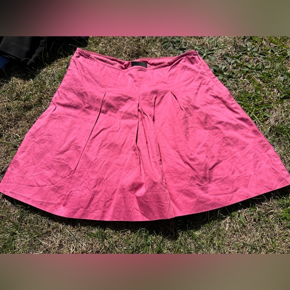 The limited Vibrant Pink Skirt